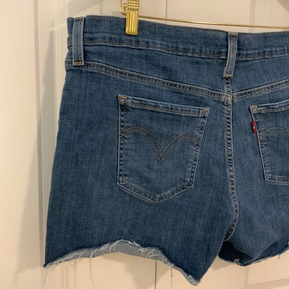 Levi’s Women’s Mid Length Denim Shorts 4 Inch Inseam Size 34 - Picture 5 of 8